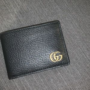 Black leather bifold Gucci Wallet
